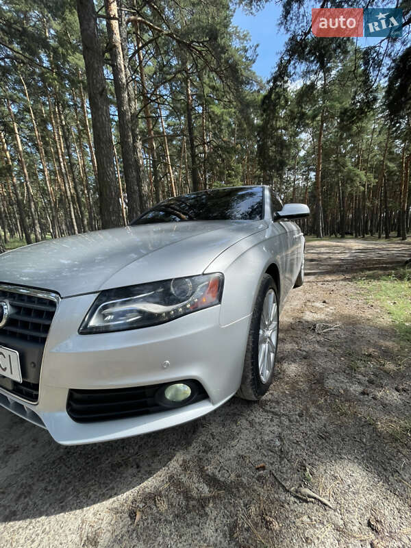 Седан Audi A4 2011 в Сумах