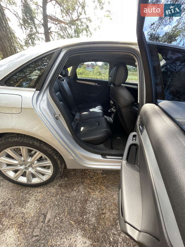 Седан Audi A4 2011 в Сумах