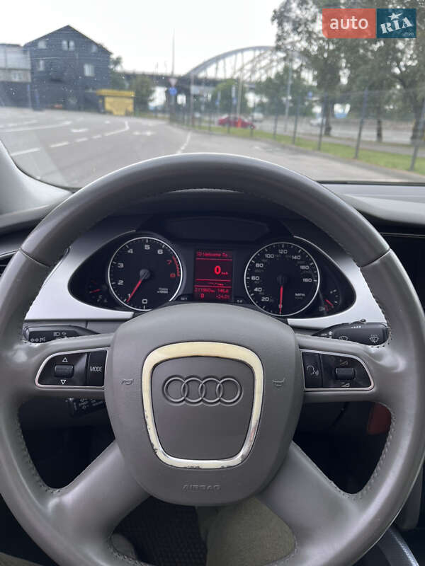 Седан Audi A4 2011 в Киеве