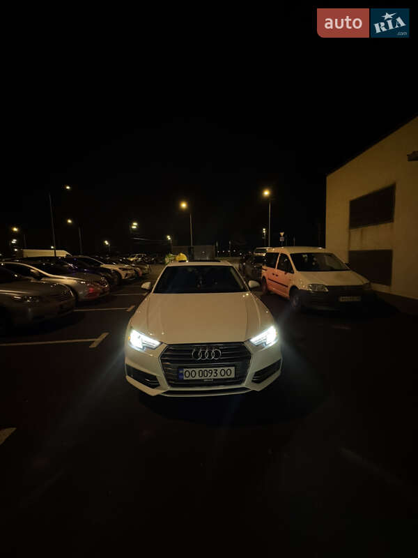 Седан Audi A4 2018 в Киеве