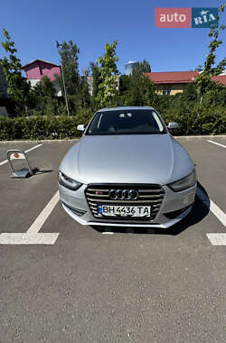Седан Audi A4 2012 в 