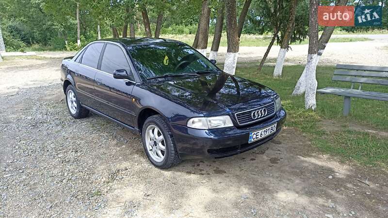 Седан Audi A4 1998 в Сторожинце