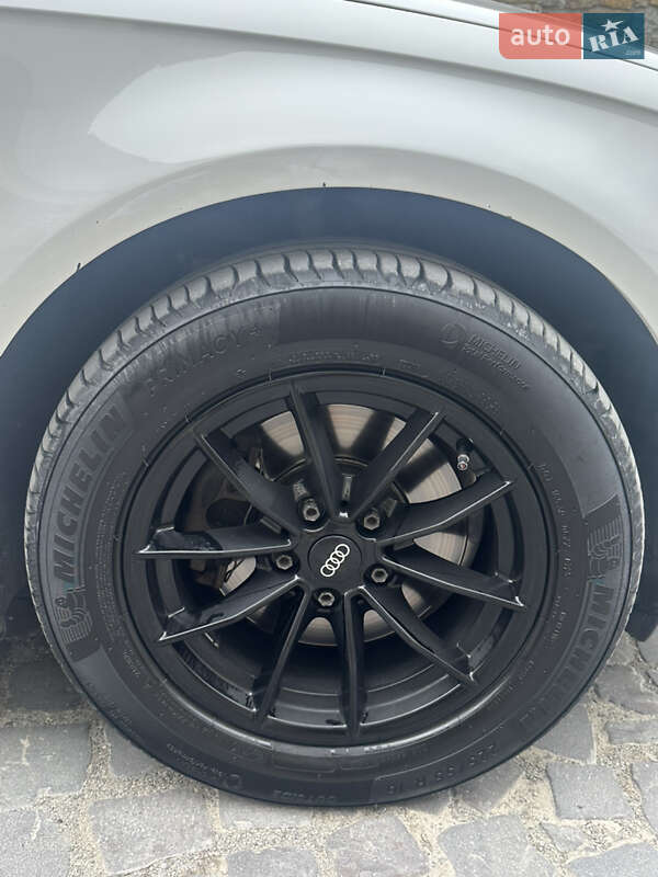 Седан Audi A4 2010 в Каменец-Подольском