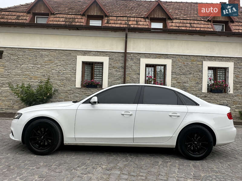 Седан Audi A4 2010 в Каменец-Подольском