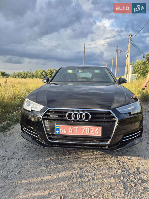 Седан Audi A4 2017 в 