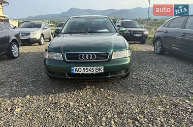 Седан Audi A4 1996 в Тячеве
