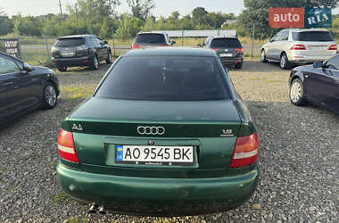 Седан Audi A4 1996 в 