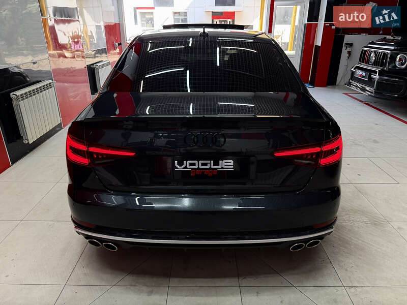 Седан Audi A4 2017 в Одессе