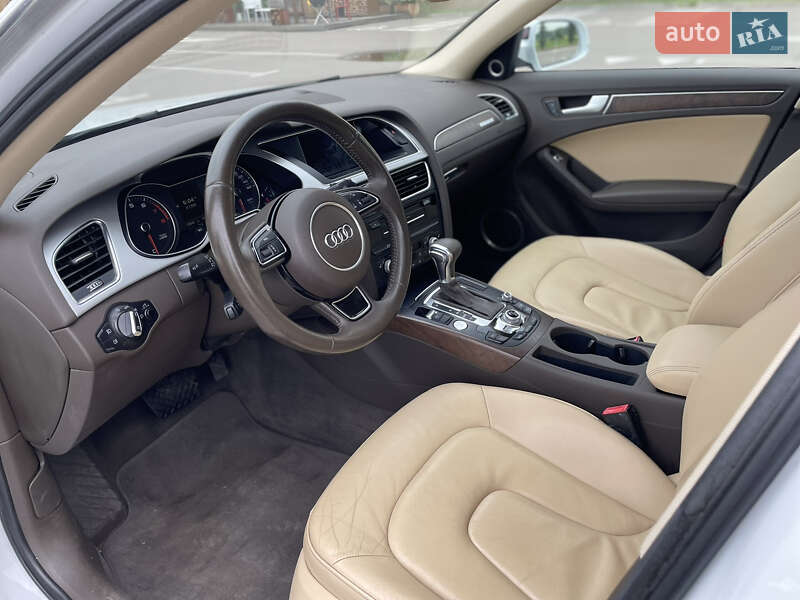 Седан Audi A4 2015 в Киеве