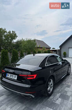 Седан Audi A4 2018 в 
