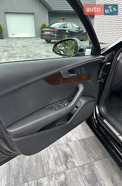 Седан Audi A4 2018 в 