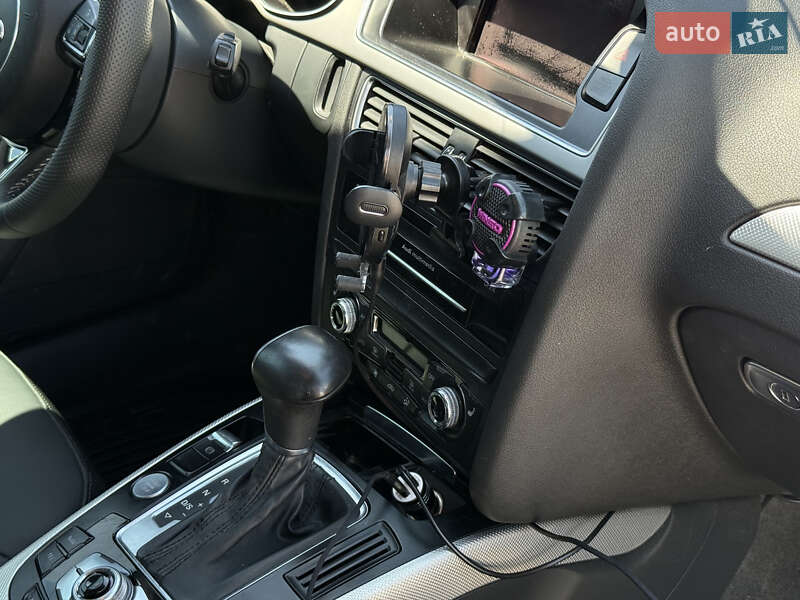 Седан Audi A4 2014 в Золочеве