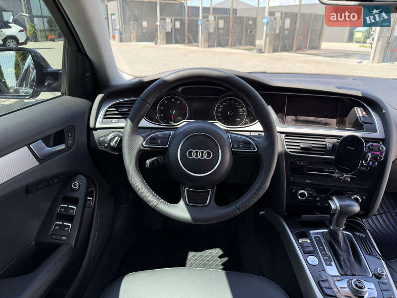 Седан Audi A4 2014 в Золочеве