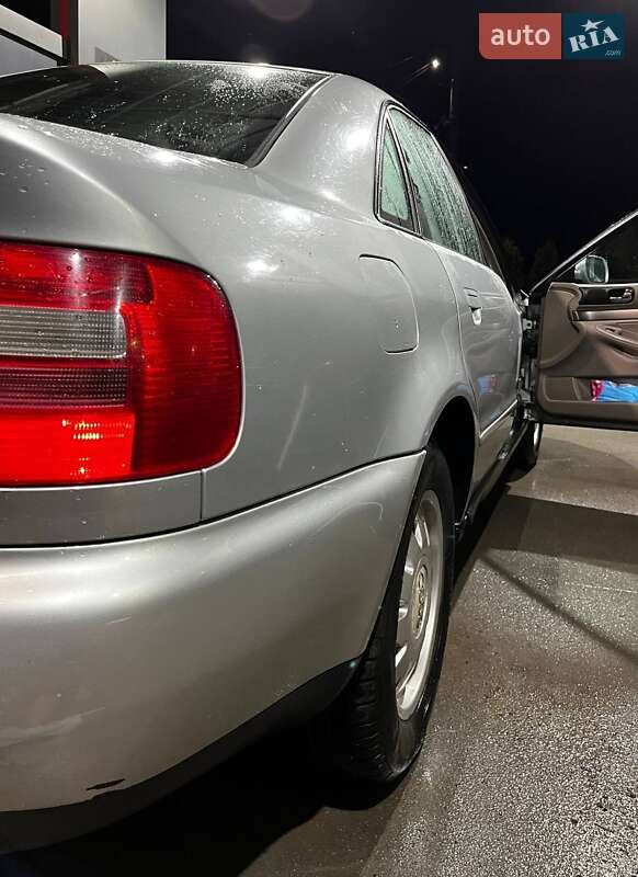Седан Audi A4 1998 в Ивано-Франковске