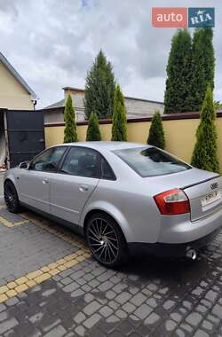 Седан Audi A4 2004 в 