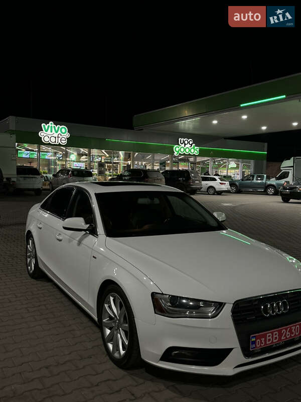 Седан Audi A4 2012 в Ровно