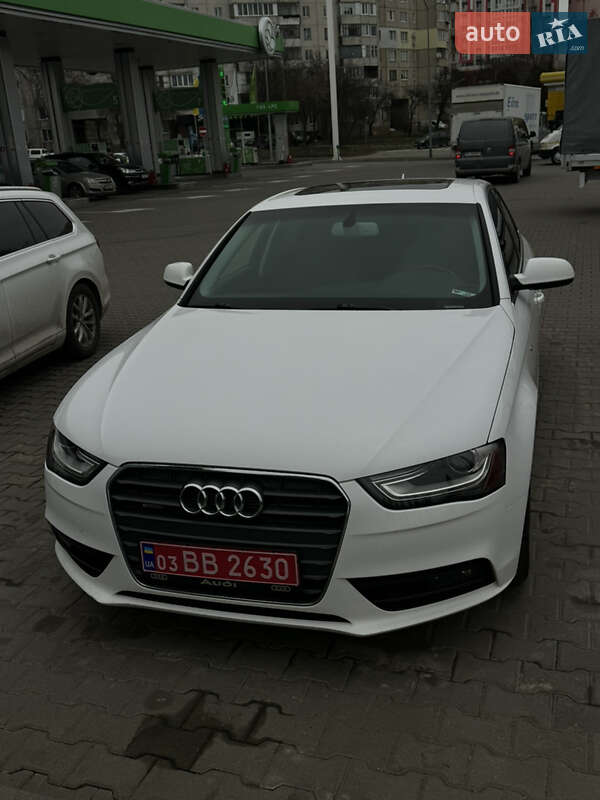Седан Audi A4 2012 в Ровно
