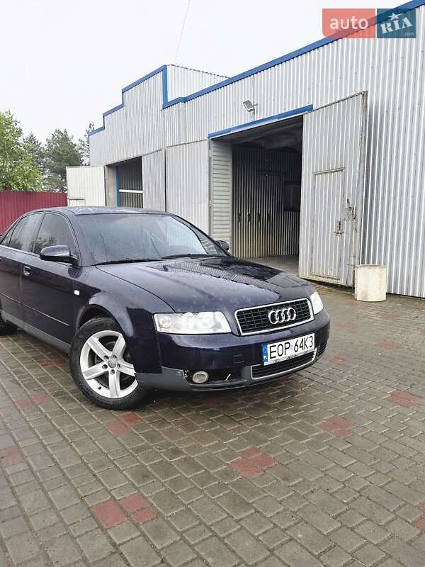 Седан Audi A4 2001 в Ровно