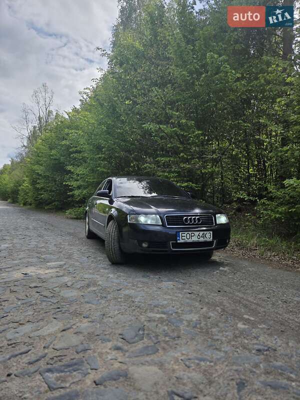 Седан Audi A4 2001 в Ровно