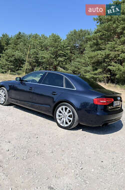 Седан Audi A4 2013 в 