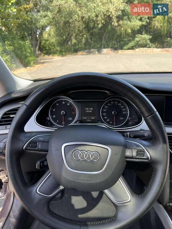 Седан Audi A4 2013 в Днепре