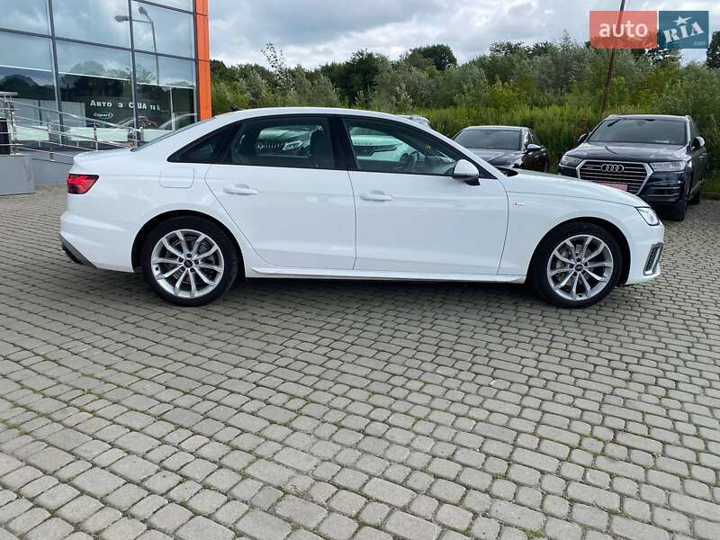 Седан Audi A4 2023 в Львове