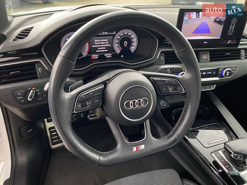 Седан Audi A4 2023 в Львове