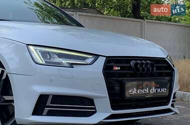 Седан Audi A4 2017 в 