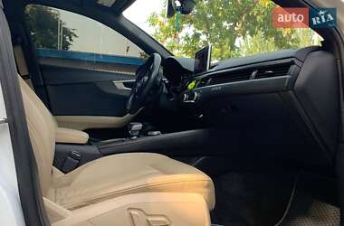 Седан Audi A4 2017 в 