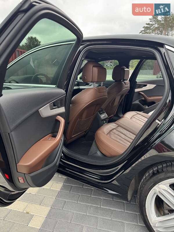 Седан Audi A4 2017 в Львове