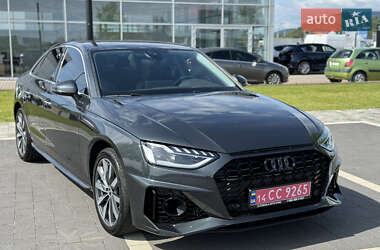 Седан Audi A4 2021 в 