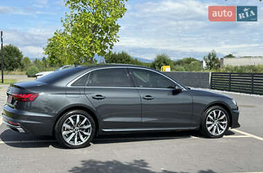 Седан Audi A4 2021 в 
