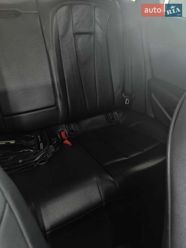 Седан Audi A4 2017 в Черновцах