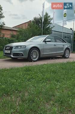 Седан Audi A4 2010 в 