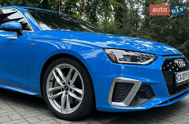 Седан Audi A4 2022 в 