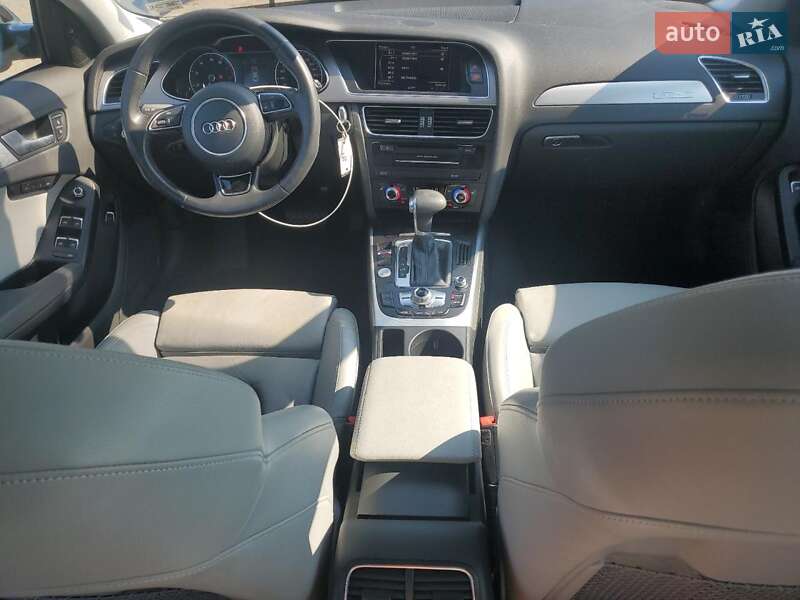 Седан Audi A4 2014 в Львові