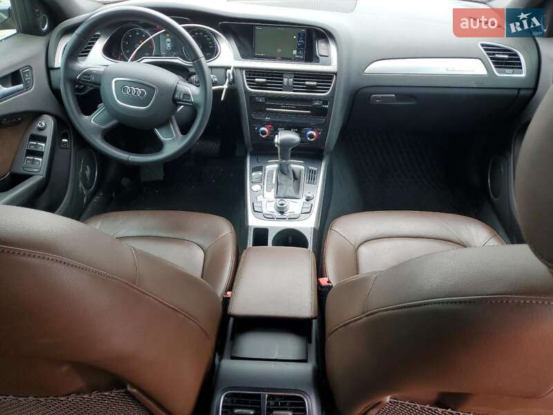 Седан Audi A4 2014 в Львове