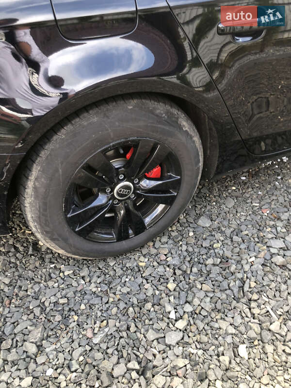 Седан Audi A4 2014 в Луцке