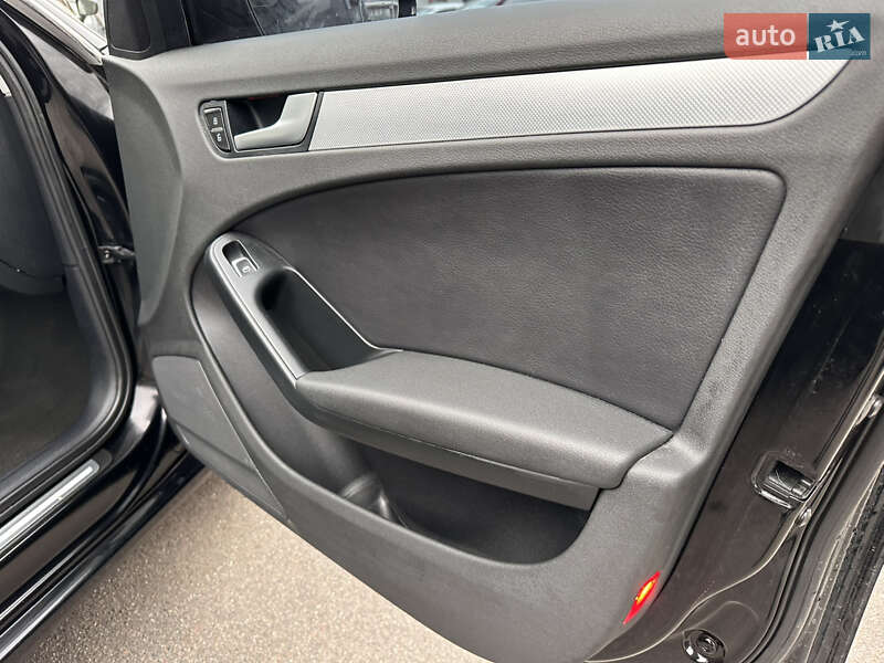 Седан Audi A4 2013 в Киеве