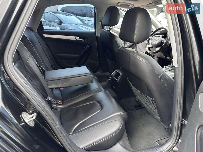 Седан Audi A4 2013 в Киеве