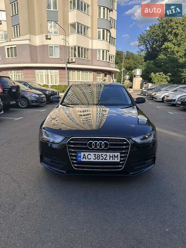 Седан Audi A4 2013 в Киеве