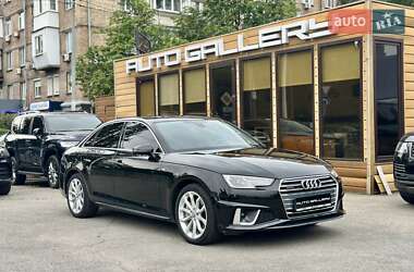 Седан Audi A4 2018 в 