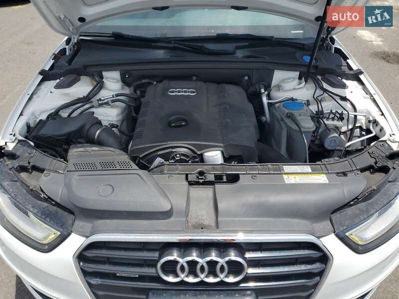 Седан Audi A4 2014 в Львове