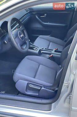 Седан Audi A4 2004 в 