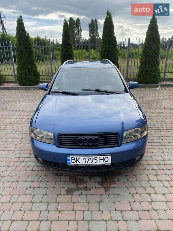 Универсал Audi A4 2001 в Сарнах