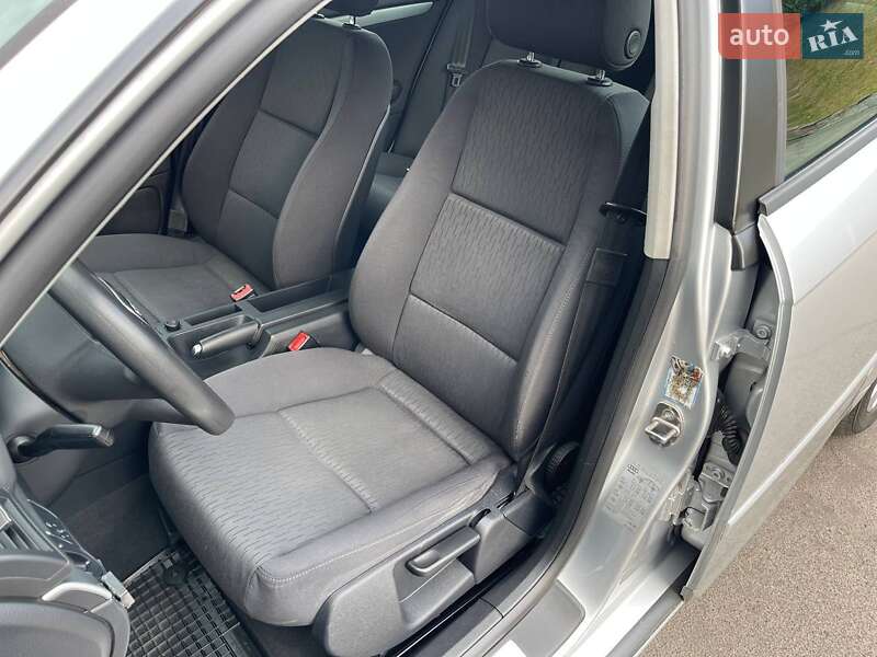 Седан Audi A4 2005 в Луцке