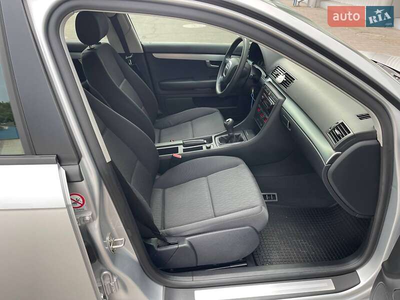Седан Audi A4 2005 в Луцке