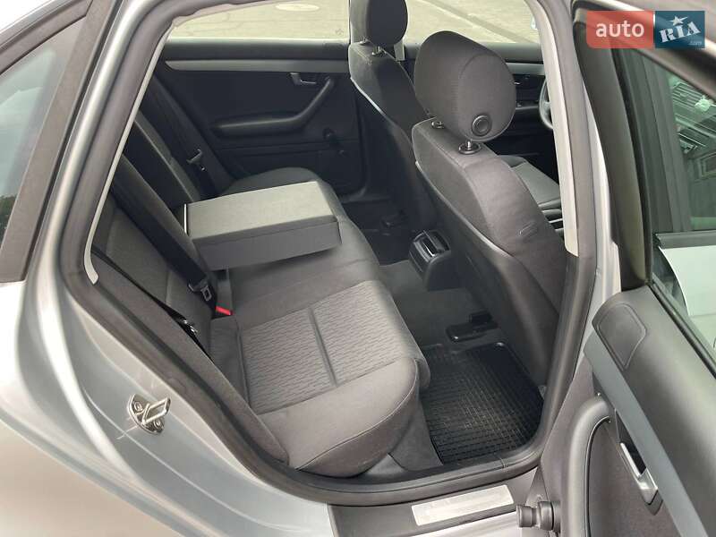Седан Audi A4 2005 в Луцке