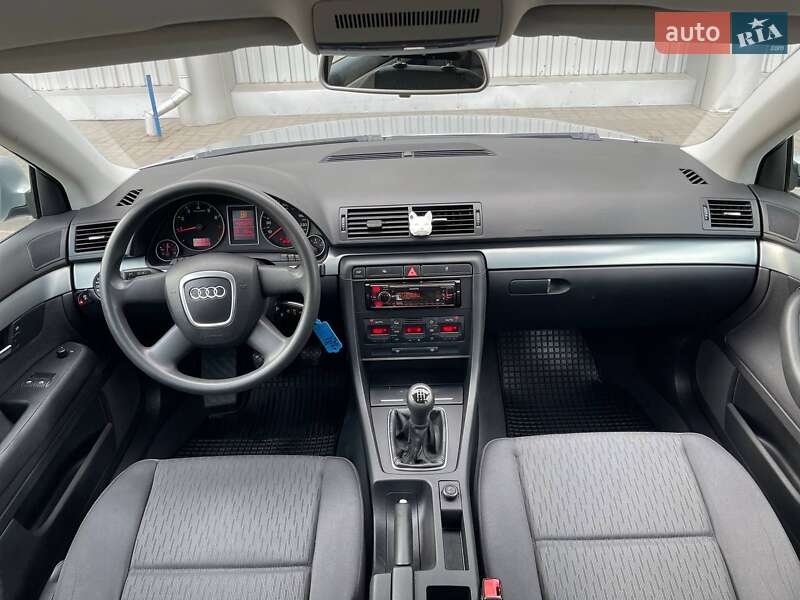 Седан Audi A4 2005 в Луцке