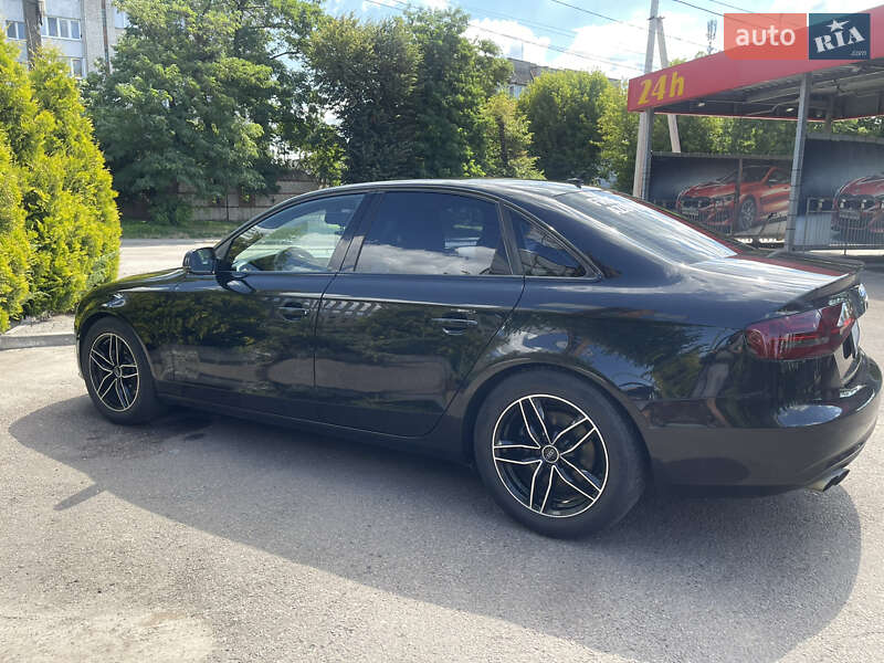 Седан Audi A4 2013 в Шептицькому